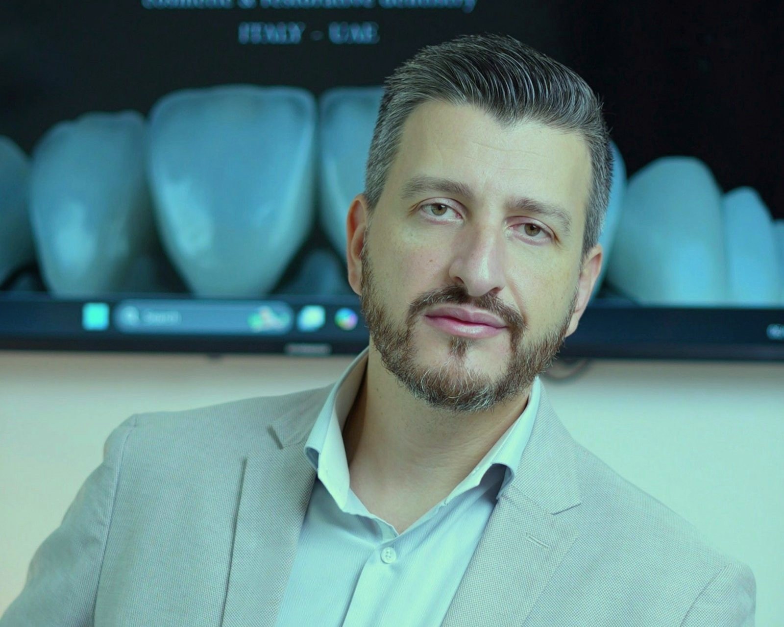 Dr. Omar Fabbro, dentista italiano a Dubai, studio a Jumeirah